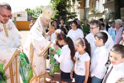Duminica Părinţilor şi a Copiilor la Aşezământul Social-Filantropic „Sfântul Vasile cel Mare“ din Galaţi – fotografia 37