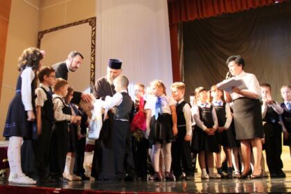 Premierea olimpicilor gălăţeni şi serbarea-spectacol „Sărbătorim performanţa“ în Arhiepiscopia Dunării de Jos – fotografia 6