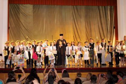 Premierea olimpicilor gălăţeni şi serbarea-spectacol „Sărbătorim performanţa“ în Arhiepiscopia Dunării de Jos – fotografia 10