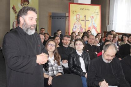 Întrunire consultativă pentru pelerinajul tinerilor liceeni la Mănăstirea Buciumeni – fotografia 8