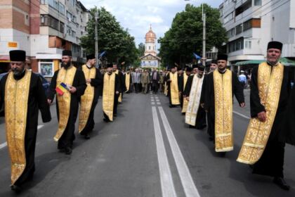 Praznicul Înălţării Domnului şi Ziua Eroilor în Arhiepiscopia Dunării de Jos – fotografia 8