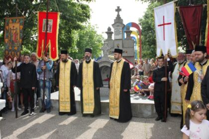 Praznicul Înălţării Domnului şi Ziua Eroilor în Arhiepiscopia Dunării de Jos – fotografia 31