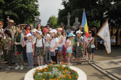 Praznicul Înălţării Domnului şi Ziua Eroilor în Arhiepiscopia Dunării de Jos – fotografia 33