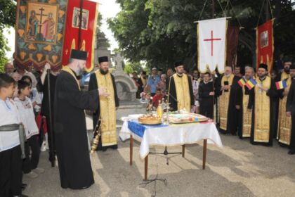 Praznicul Înălţării Domnului şi Ziua Eroilor în Arhiepiscopia Dunării de Jos – fotografia 38