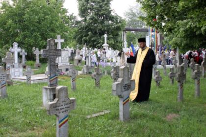 Praznicul Înălţării Domnului şi Ziua Eroilor în Arhiepiscopia Dunării de Jos – fotografia 45
