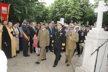 Praznicul Înălţării Domnului şi Ziua Eroilor în Arhiepiscopia Dunării de Jos – fotografia 52