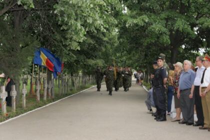 Praznicul Înălţării Domnului şi Ziua Eroilor în Arhiepiscopia Dunării de Jos – fotografia 57