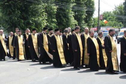 Praznicul Înălţării Domnului şi Ziua Eroilor în Arhiepiscopia Dunării de Jos – fotografia 47