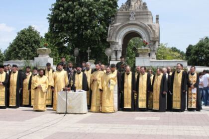 Praznicul Înălţării Domnului şi Ziua Eroilor în Arhiepiscopia Dunării de Jos – fotografia 59
