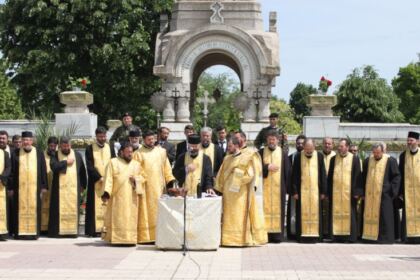 Praznicul Înălţării Domnului şi Ziua Eroilor în Arhiepiscopia Dunării de Jos – fotografia 69