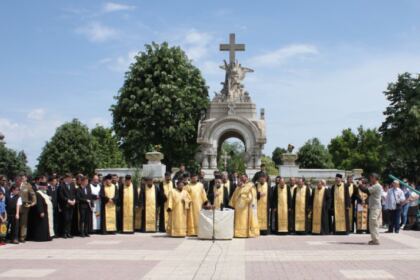 Praznicul Înălţării Domnului şi Ziua Eroilor în Arhiepiscopia Dunării de Jos – fotografia 70