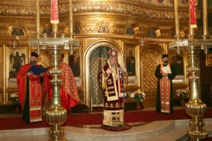 Întâlnire cu elevii merituoşi din Arhiepiscopia Dunării de Jos – fotografia 1