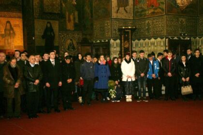 Întâlnire cu elevii merituoşi din Arhiepiscopia Dunării de Jos – fotografia 6