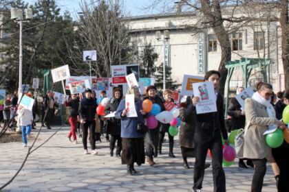 „Fiecare viaţă este un dar“ – Marşul pentru Viaţă în Arhiepiscopia Dunării de Jos – fotografia 2