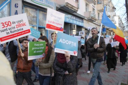 „Fiecare viaţă este un dar“ – Marşul pentru Viaţă în Arhiepiscopia Dunării de Jos – fotografia 5