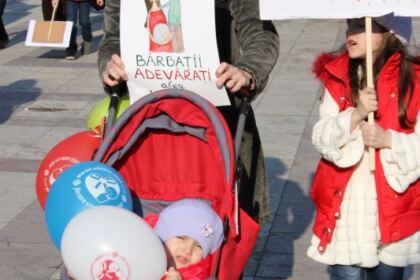 „Fiecare viaţă este un dar“ – Marşul pentru Viaţă în Arhiepiscopia Dunării de Jos – fotografia 9
