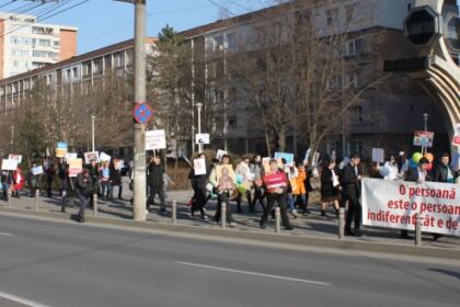 „Fiecare viaţă este un dar“ – Marşul pentru Viaţă în Arhiepiscopia Dunării de Jos – fotografia 12