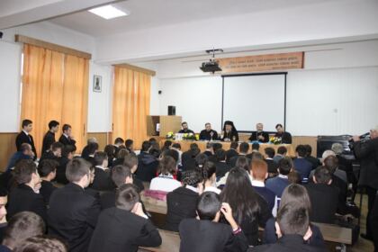 Simpozion Ştiinţific Interseminarial la Galaţi – fotografia 17