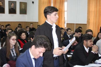 Simpozion Ştiinţific Interseminarial la Galaţi – fotografia 34