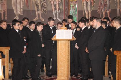 Sfântul Apostol Andrei cinstit de seminariştii gălăţeni – fotografia 2