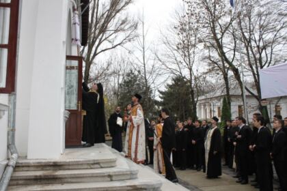 Sfântul Apostol Andrei cinstit de seminariştii gălăţeni – fotografia 42