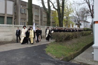 Sfântul Apostol Andrei cinstit de seminariştii gălăţeni – fotografia 45