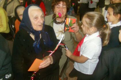 Ziua vârstnicului la Centrul multifuncţional de servicii sociale „Speranţe pentru vârsta a III-a“ – Galaţi 2015 – fotografia 7