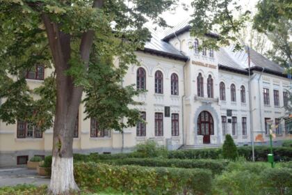 Deschiderea noului an şcolar la Seminarul Teologic „Sfântul Apostol Andrei“ din Galaţi – fotografia 1