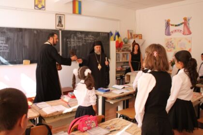 Deschiderea noului an şcolar la Seminarul Teologic „Sfântul Apostol Andrei“ din Galaţi – fotografia 32