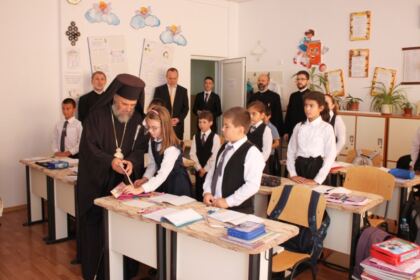 Deschiderea noului an şcolar la Seminarul Teologic „Sfântul Apostol Andrei“ din Galaţi – fotografia 33