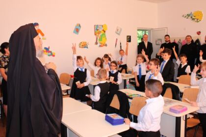 Deschiderea noului an şcolar la Seminarul Teologic „Sfântul Apostol Andrei“ din Galaţi – fotografia 38