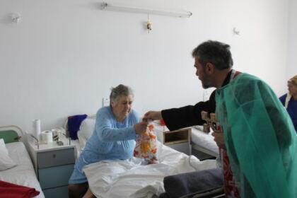 Solidaritate şi filantropie creştină în Duminica Sfintei Cruci – fotografia 13