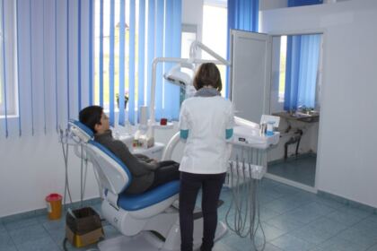 Slujbe pentru sănătate, investigaţii medicale şi daruri pentru copii şi vârstnici – fotografia 22