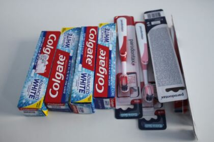 Slujbe pentru sănătate, investigaţii medicale şi daruri pentru copii şi vârstnici – fotografia 24