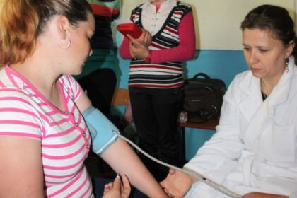 Slujbe pentru sănătate, investigaţii medicale şi daruri pentru copii şi vârstnici – fotografia 29