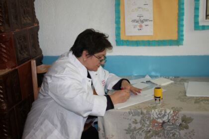Slujbe pentru sănătate, investigaţii medicale şi daruri pentru copii şi vârstnici – fotografia 33