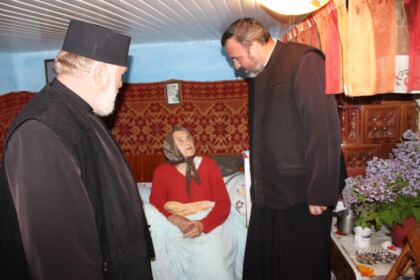 Slujbe pentru sănătate, investigaţii medicale şi daruri pentru copii şi vârstnici – fotografia 45