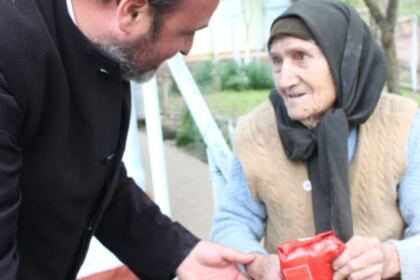 Slujbe pentru sănătate, investigaţii medicale şi daruri pentru copii şi vârstnici – fotografia 49