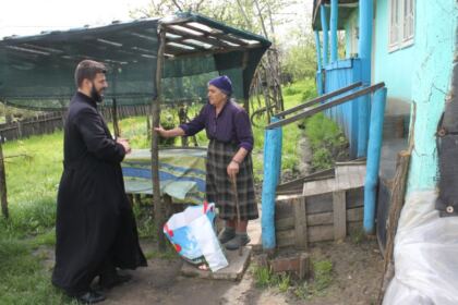 Slujbe pentru sănătate, investigaţii medicale şi daruri pentru copii şi vârstnici – fotografia 55