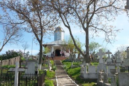 Slujiri misionare şi caravane medicale în Arhiepiscopia Dunării de Jos – fotografia 1