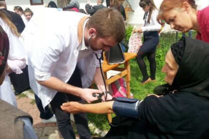 Slujiri misionare şi caravane medicale în Arhiepiscopia Dunării de Jos – fotografia 7