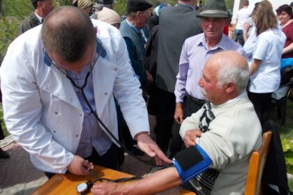 Slujiri misionare şi caravane medicale în Arhiepiscopia Dunării de Jos – fotografia 14