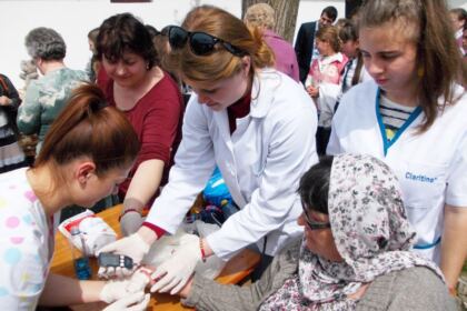 Slujiri misionare şi caravane medicale în Arhiepiscopia Dunării de Jos – fotografia 15