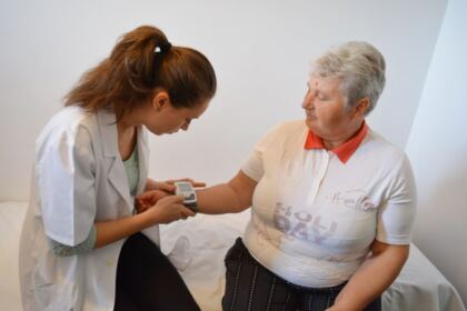 Slujiri misionare şi caravane medicale în Arhiepiscopia Dunării de Jos – fotografia 5