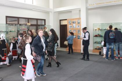 Programe culturale în cadrul săptămânii „Şcoala Altfel“ în cadrul Muzeului Istoriei, Culturii şi Spiritualităţii Creştine de la Dunărea de Jos – fotografia 16