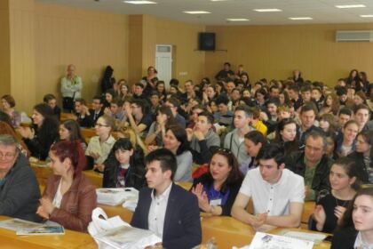 220 de tineri îndrăgostiţi de „Magistra vitae“ la a 40-a ediţie a Olimpiadei Naţionale de Istorie (Brăila, 18-21 aprilie 2016) – fotografia 22
