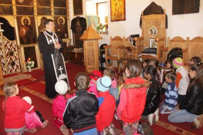 „Să ne înnoim de Sfintele Paşti“ – program social-filantropic desfăşurat în Arhiepiscopia Dunării de Jos – fotografia 2