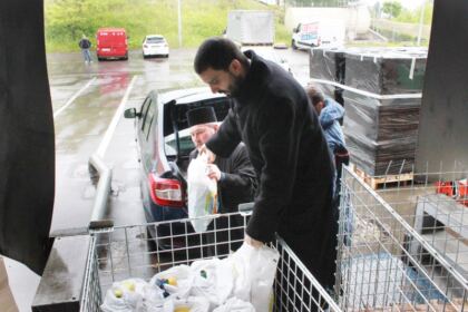 „Să ne înnoim de Sfintele Paşti“ – program social-filantropic desfăşurat în Arhiepiscopia Dunării de Jos – fotografia 7