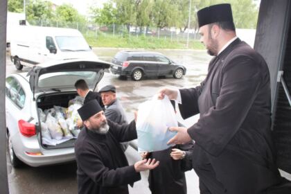 „Să ne înnoim de Sfintele Paşti“ – program social-filantropic desfăşurat în Arhiepiscopia Dunării de Jos – fotografia 13