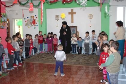 Serbare dedicată Sfântului Ierarh Nicolae la Grădiniţa „Familia“ din Brăila – fotografia 15
